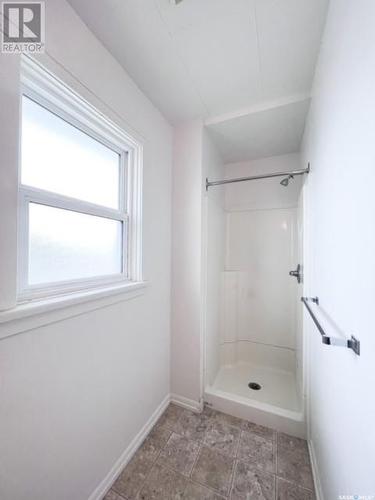 133 3Rd Avenue Ne, Swift Current, SK - Indoor Photo Showing Bathroom