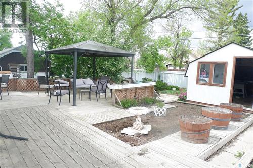 114 5Th Avenue W, Assiniboia, SK - Outdoor With Deck Patio Veranda