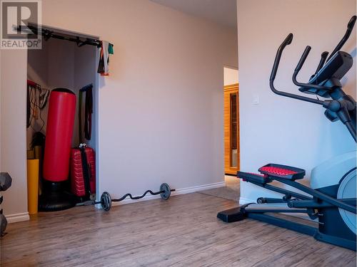 805 89 Avenue, Dawson Creek, BC - Indoor Photo Showing Gym Room