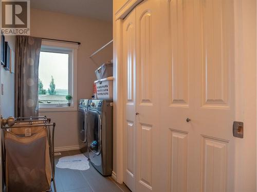 805 89 Avenue, Dawson Creek, BC - Indoor Photo Showing Laundry Room