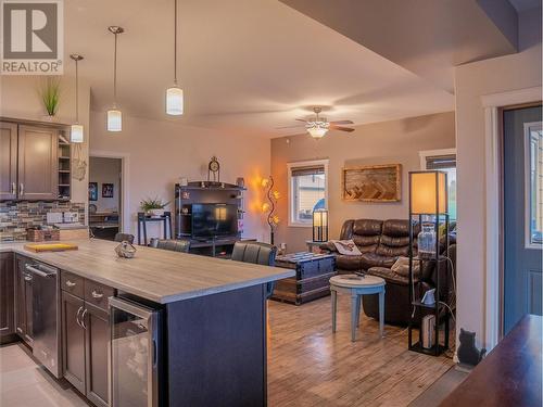 805 89 Avenue, Dawson Creek, BC - Indoor Photo Showing Kitchen