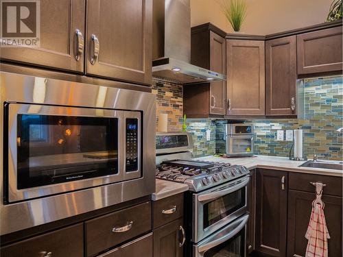 805 89 Avenue, Dawson Creek, BC - Indoor Photo Showing Kitchen