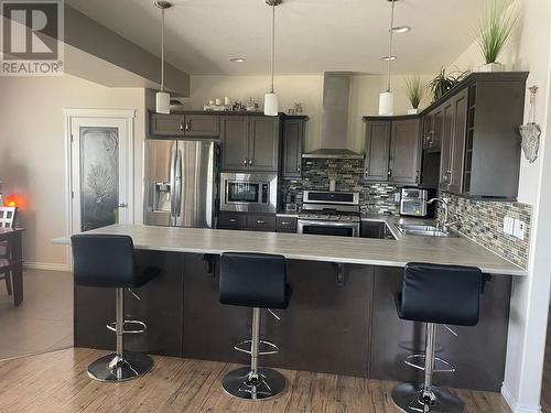 805 89 Avenue, Dawson Creek, BC - Indoor Photo Showing Kitchen With Upgraded Kitchen