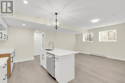 1787 Fawn Run Drive, Kelowna, BC - Indoor Photo Showing Kitchen With Double Sink