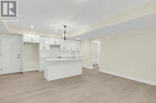 1787 Fawn Run Drive, Kelowna, BC - Indoor Photo Showing Kitchen