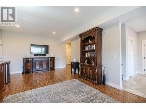 11508 La Costa Lane, Osoyoos, BC - Indoor Photo Showing Living Room