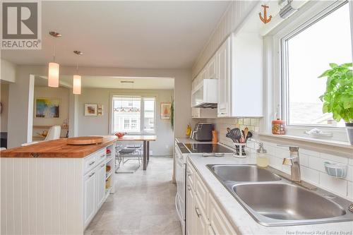 133 Saint-Pierre Est Boulevard, Caraquet, NB - Indoor Photo Showing Kitchen With Double Sink