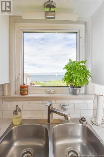 133 Saint-Pierre Est Boulevard, Caraquet, NB - Indoor Photo Showing Kitchen With Double Sink