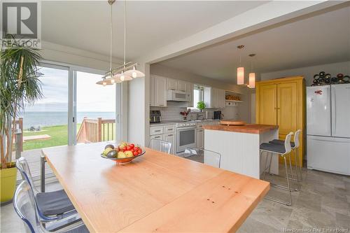 133 Saint-Pierre Est Boulevard, Caraquet, NB - Indoor Photo Showing Dining Room