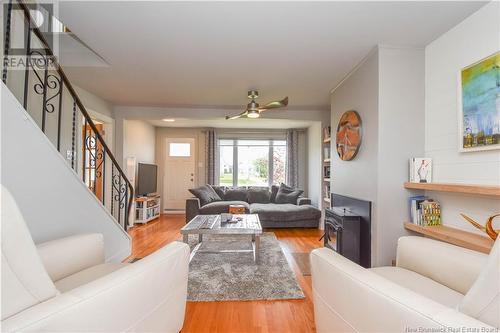 133 Saint-Pierre Est Boulevard, Caraquet, NB - Indoor Photo Showing Living Room