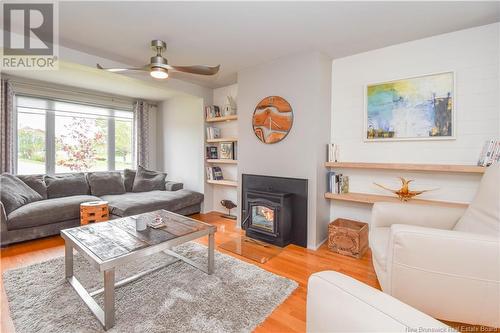 133 Saint-Pierre Est Boulevard, Caraquet, NB - Indoor Photo Showing Living Room With Fireplace