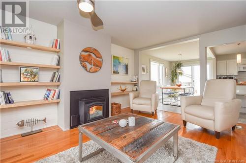 133 Saint-Pierre Est Boulevard, Caraquet, NB - Indoor Photo Showing Living Room With Fireplace