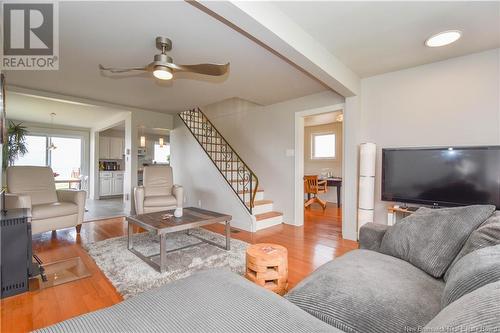 133 Saint-Pierre Est Boulevard, Caraquet, NB - Indoor Photo Showing Living Room