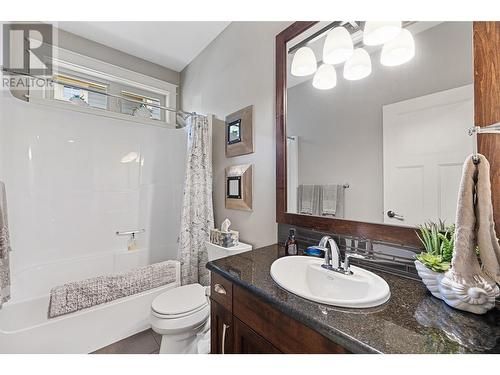 4100 Rockcress Court, Vernon, BC - Indoor Photo Showing Bathroom