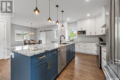 2712 Reynolds Street, Regina, SK - Indoor Photo Showing Kitchen With Upgraded Kitchen