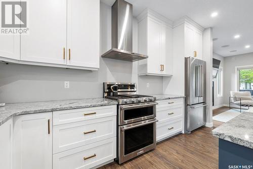 2712 Reynolds Street, Regina, SK - Indoor Photo Showing Kitchen With Stainless Steel Kitchen With Upgraded Kitchen