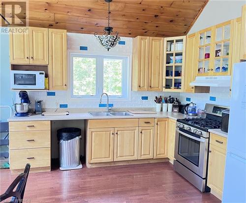 884 Dunlop Shores Road, Elliot Lake, ON - Indoor Photo Showing Kitchen With Double Sink