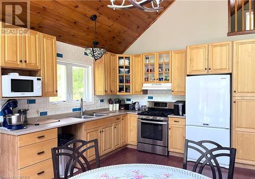 884 Dunlop Shores Road, Elliot Lake, ON - Indoor Photo Showing Kitchen With Double Sink