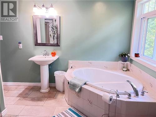 884 Dunlop Shores Road, Elliot Lake, ON - Indoor Photo Showing Bathroom