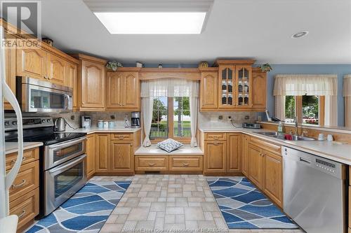 963 Front Road South, Amherstburg, ON - Indoor Photo Showing Kitchen With Stainless Steel Kitchen With Double Sink