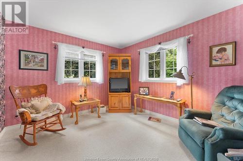 963 Front Road South, Amherstburg, ON - Indoor Photo Showing Living Room