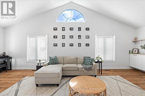 44 Peterson Street, Quinte West, ON - Indoor Photo Showing Living Room