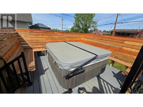 512 98 Avenue, Dawson Creek, BC - Outdoor With Deck Patio Veranda