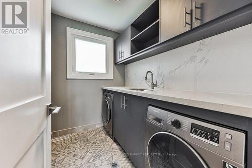 2068 Mississauga Road, Mississauga, ON - Indoor Photo Showing Laundry Room