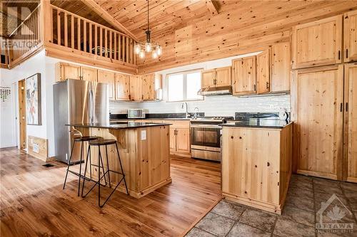 630 Peter'S Point Road, White Lake, ON - Indoor Photo Showing Kitchen