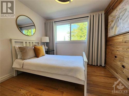 630 Peter'S Point Road, White Lake, ON - Indoor Photo Showing Bedroom