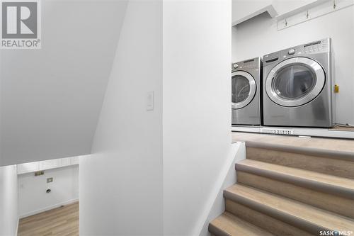 320 H Avenue S, Saskatoon, SK - Indoor Photo Showing Laundry Room