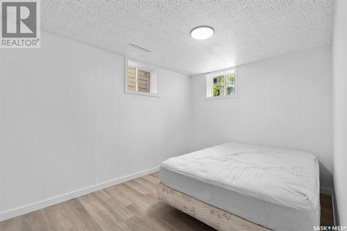 320 H Avenue S, Saskatoon, SK - Indoor Photo Showing Bedroom