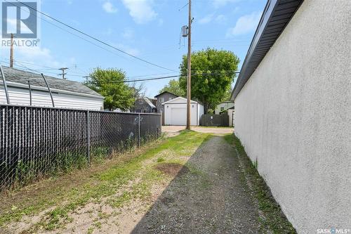 320 H Avenue S, Saskatoon, SK - Outdoor