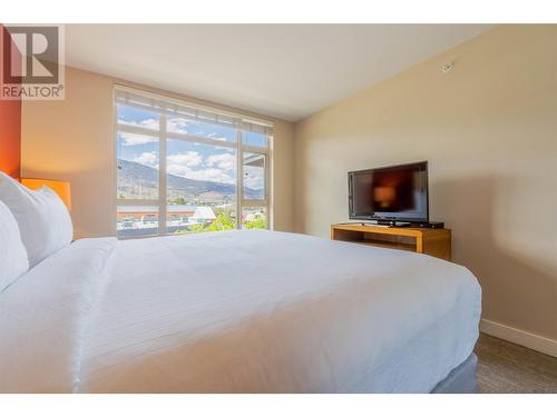 15 Park Place Unit# 407, Osoyoos, BC - Indoor Photo Showing Bedroom