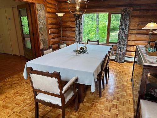 1980 Snowball Creek Road, Grand Forks, BC - Indoor Photo Showing Dining Room