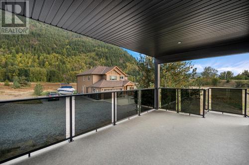 1143 Hipwell Road, Ootischenia, BC - Outdoor With Exterior