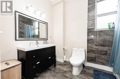 257 Cannon Street E, Hamilton, ON - Indoor Photo Showing Bathroom