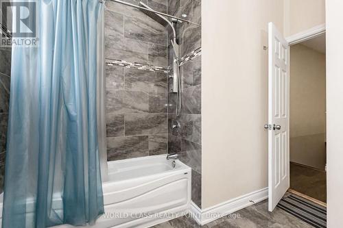 257 Cannon Street E, Hamilton, ON - Indoor Photo Showing Bathroom