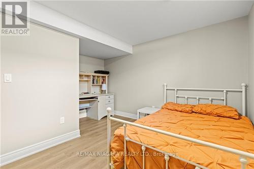146 Julia Drive, Welland, ON - Indoor Photo Showing Bedroom