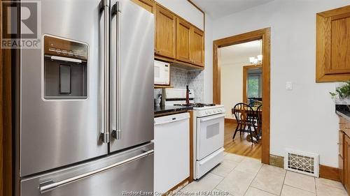 1530 Pillette Road, Windsor, ON - Indoor Photo Showing Kitchen