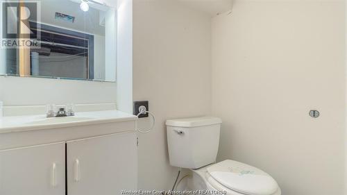 1530 Pillette Road, Windsor, ON - Indoor Photo Showing Bathroom