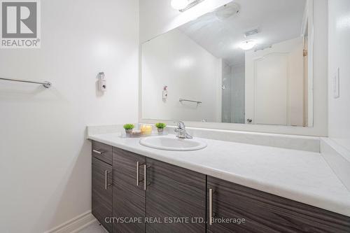 12 Gruenwald Gate E, Brampton, ON - Indoor Photo Showing Bathroom