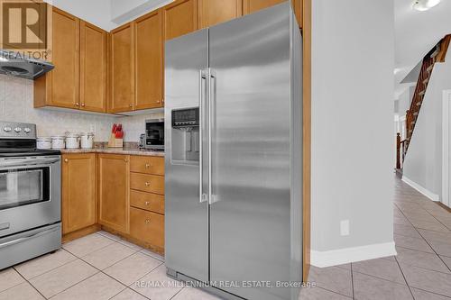 3 Seahorse Avenue, Brampton, ON - Indoor Photo Showing Kitchen