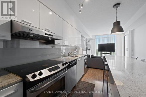 2110 - 33 Singer Court, Toronto, ON - Indoor Photo Showing Kitchen