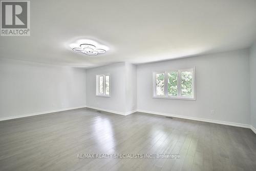 95 Luba Avenue, Richmond Hill, ON - Indoor Photo Showing Other Room