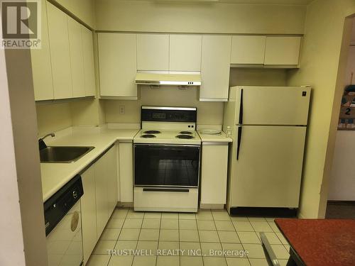 1706 - 21 Overlea Boulevard, Toronto (Thorncliffe Park), ON - Indoor Photo Showing Kitchen