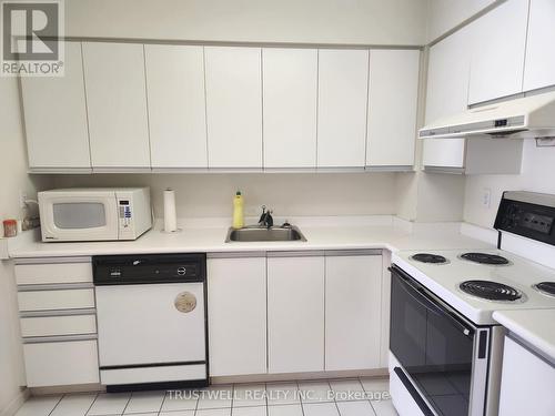 1706 - 21 Overlea Boulevard, Toronto (Thorncliffe Park), ON - Indoor Photo Showing Kitchen