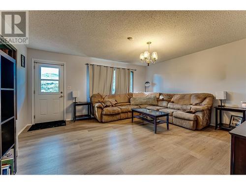 6060 Okanagan Landing Road, Vernon, BC - Indoor Photo Showing Living Room