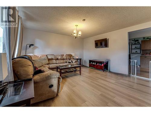 6060 Okanagan Landing Road, Vernon, BC - Indoor Photo Showing Living Room