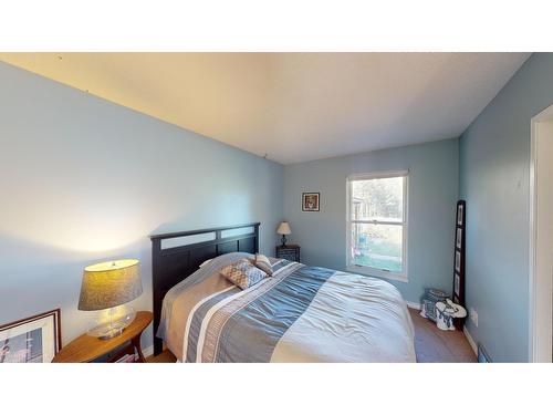 8083 Highway 3/93, Cranbrook, BC - Indoor Photo Showing Bedroom